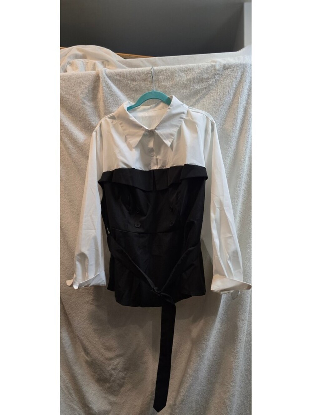 SHEIN 6X (24/26) black and white belted long sleeve blouse